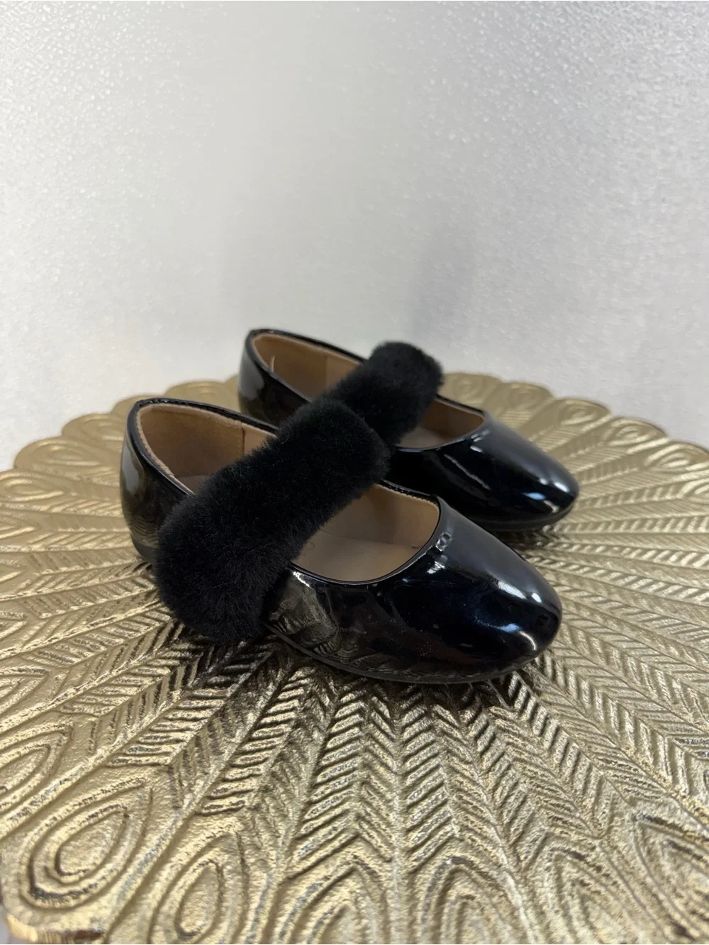 Vince Camuto Girls Black Patent‎ Faux Fur Mary Jane Flats Size 7